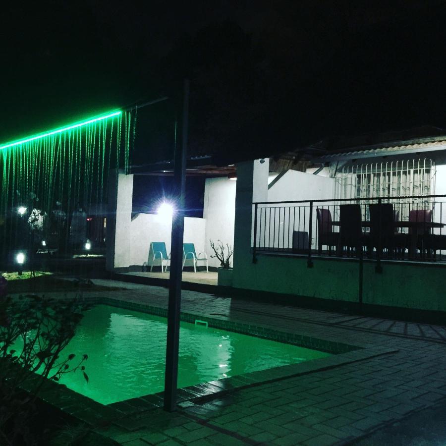 Simbasun Cottages Midrand Eksteriør bilde