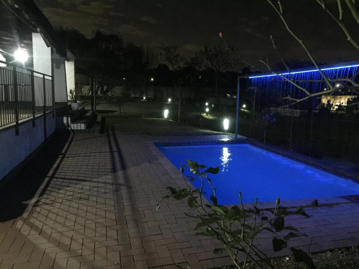 Simbasun Cottages Midrand Eksteriør bilde