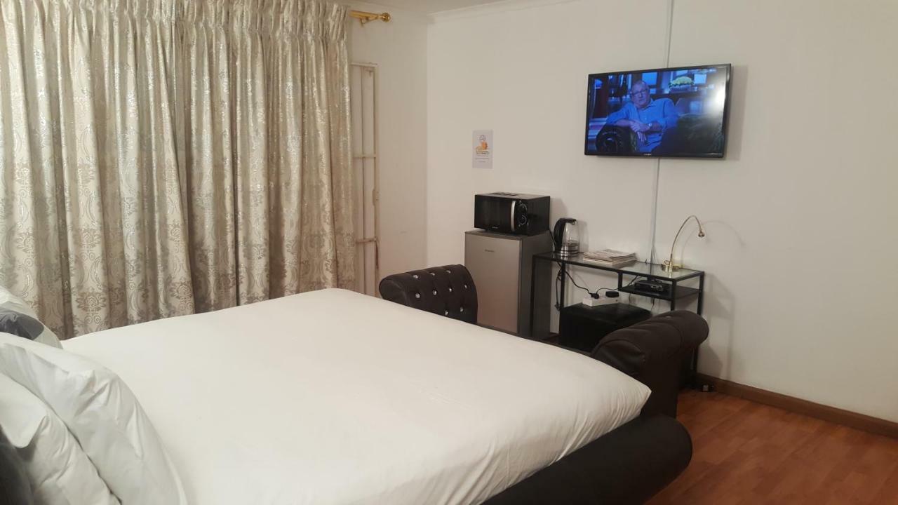 Simbasun Cottages Midrand Eksteriør bilde