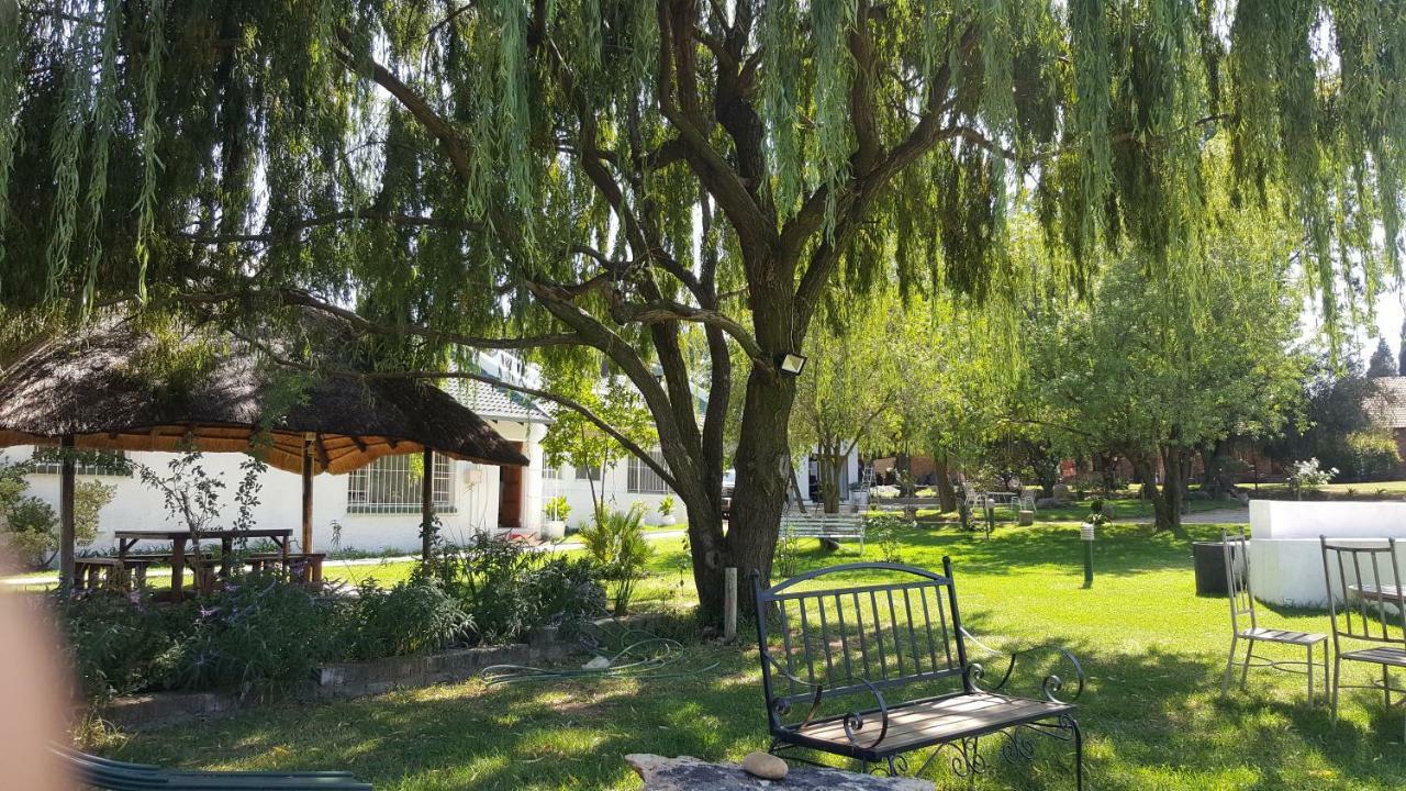 Simbasun Cottages Midrand Eksteriør bilde