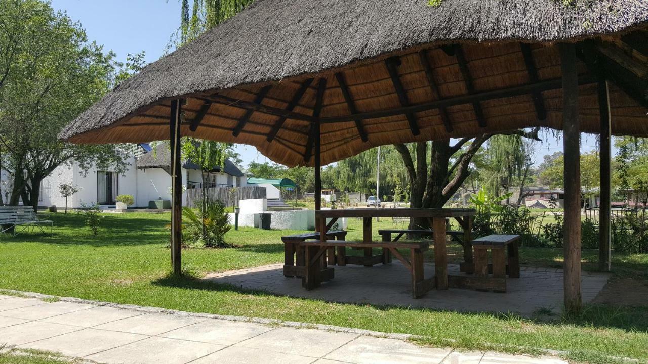 Simbasun Cottages Midrand Eksteriør bilde
