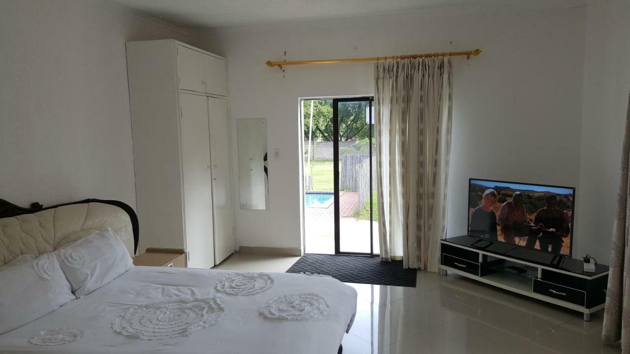 Simbasun Cottages Midrand Eksteriør bilde