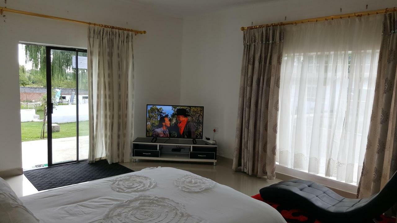Simbasun Cottages Midrand Eksteriør bilde