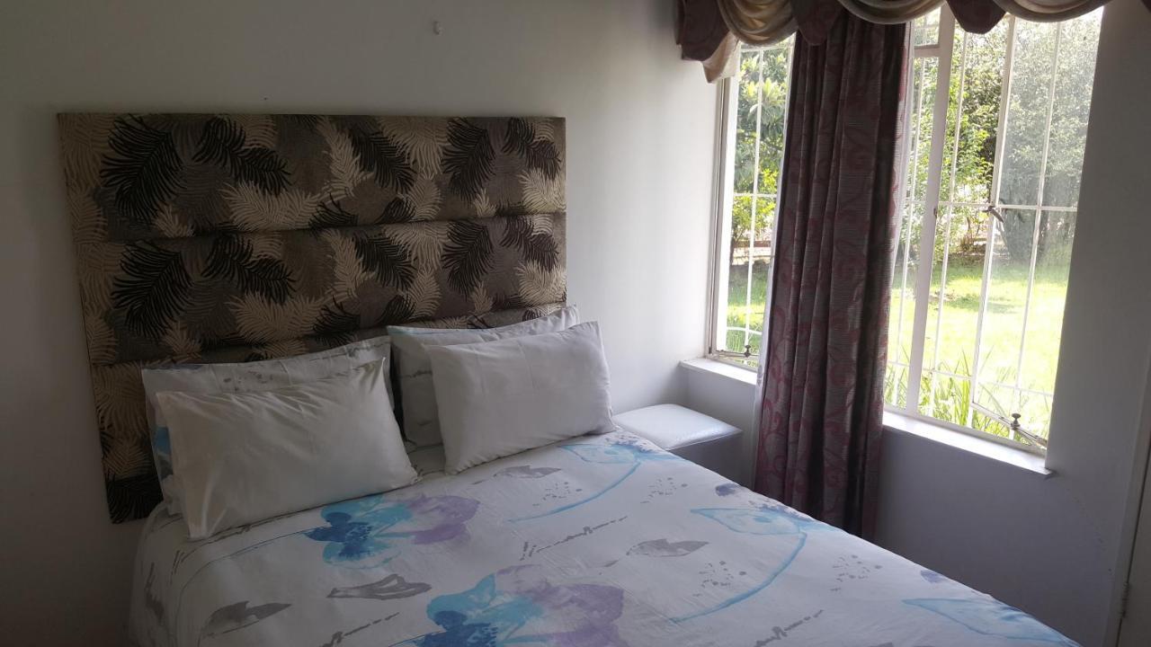 Simbasun Cottages Midrand Eksteriør bilde