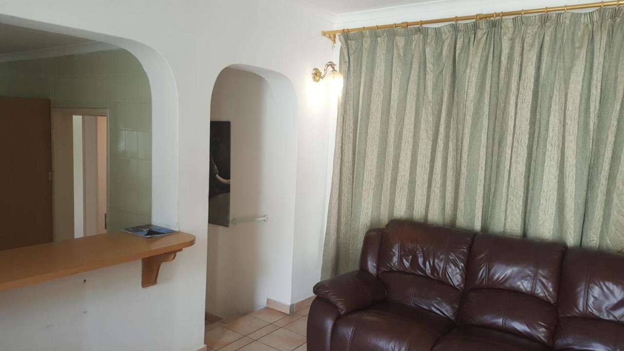 Simbasun Cottages Midrand Eksteriør bilde