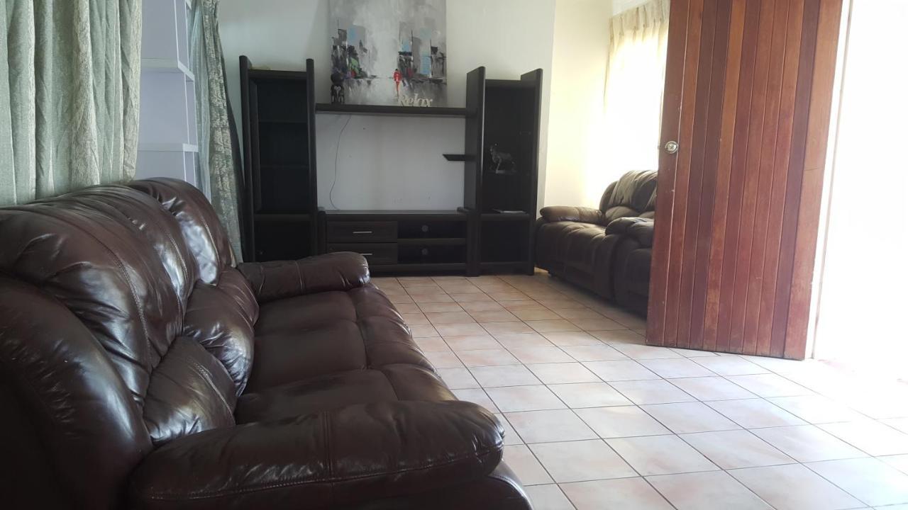 Simbasun Cottages Midrand Eksteriør bilde