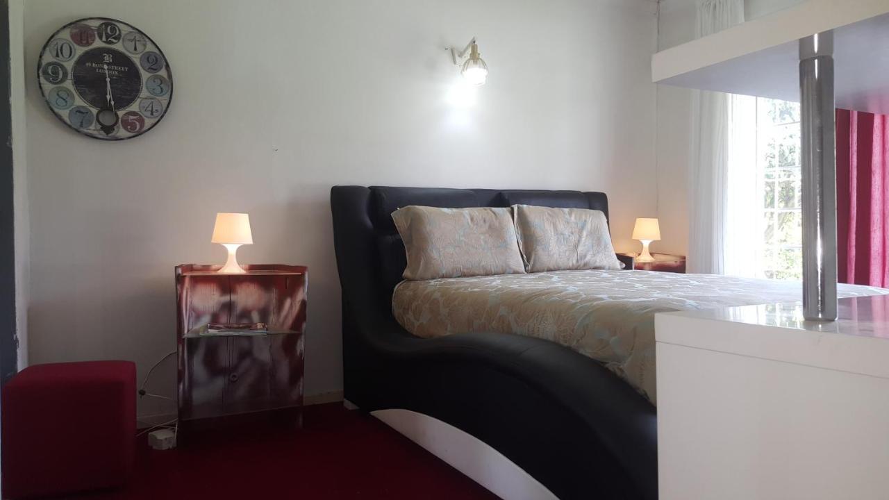 Simbasun Cottages Midrand Eksteriør bilde